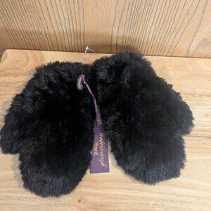 NWT- Glamourpuss NYC Fluffy Soft Fur Black Mittens-OS